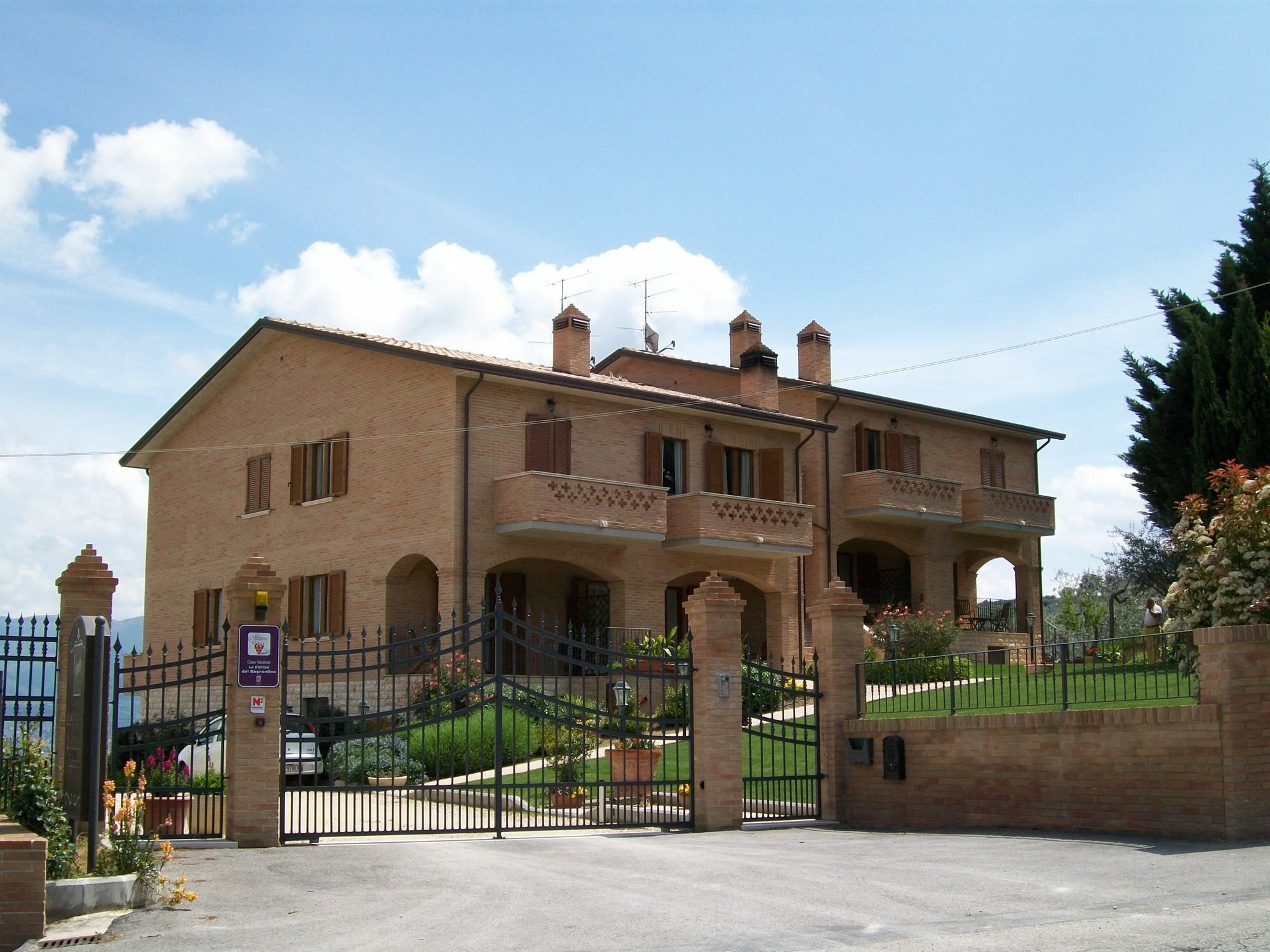 La Collina Del Sagrantino Casa de hóspedes Montefalco Exterior foto